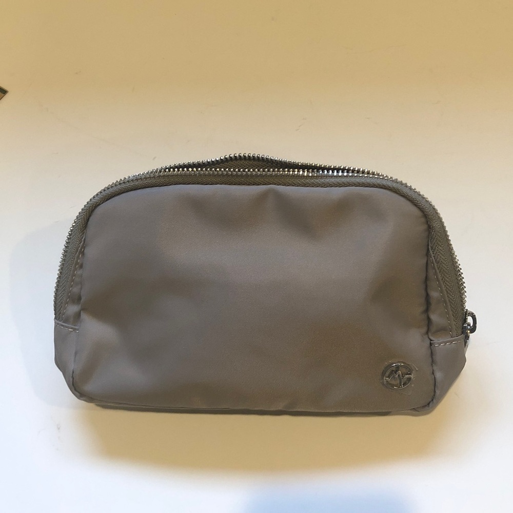 Pander Sports Everywhere Belt Bag – 
Light Grey | NWT - Brand New - 
Never Used - Picture 5 of 10